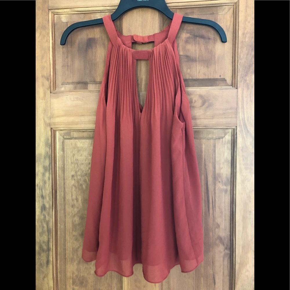 Bebe Rust Flowy Keyhole top